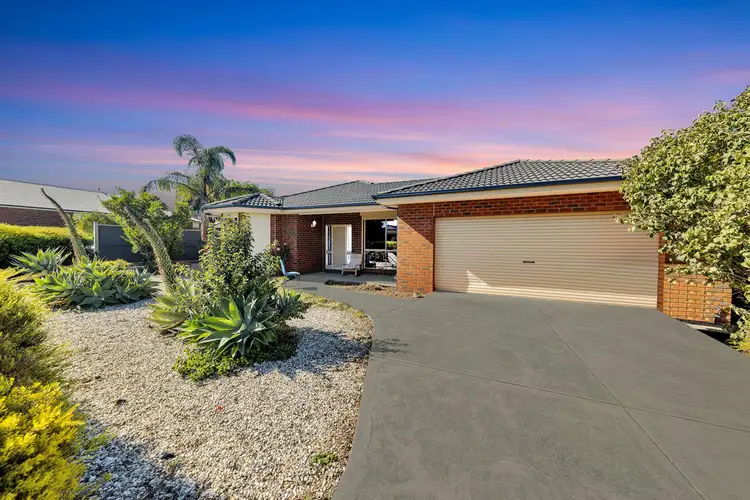24 Ballarat Court, Craigieburn VIC 3064