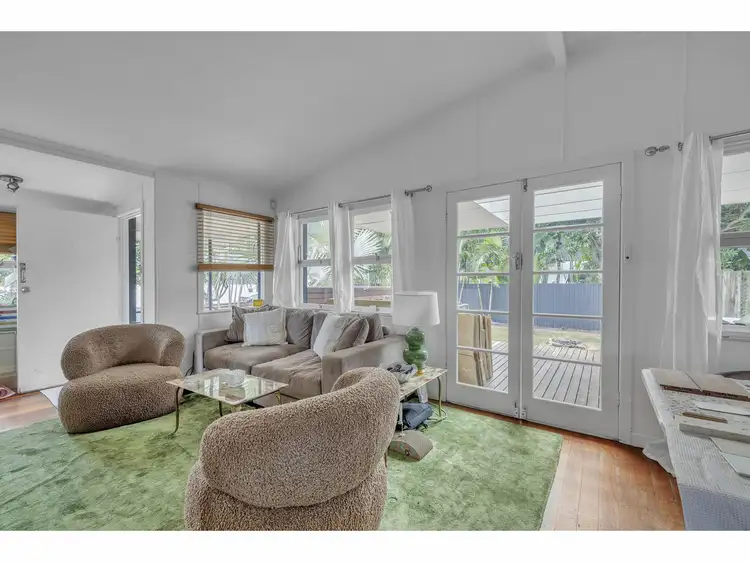 26 Allambi Avenue, Broadbeach Waters QLD 4218