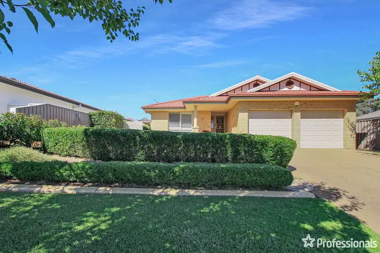 4 Auderdale Close, Bourkelands NSW 2650