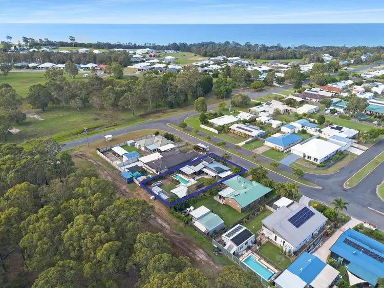5 Lakeside Drive, Burrum Heads QLD 4659