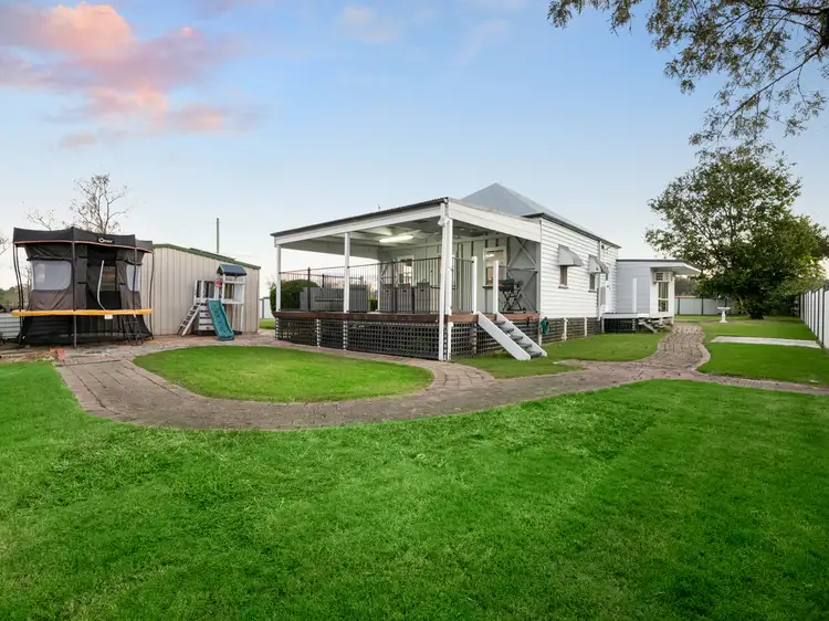 22 Hall Street, Peak Crossing QLD 4306