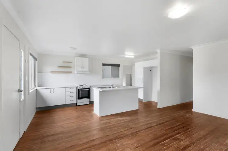 8 Nambur Street, Runaway Bay QLD 4216