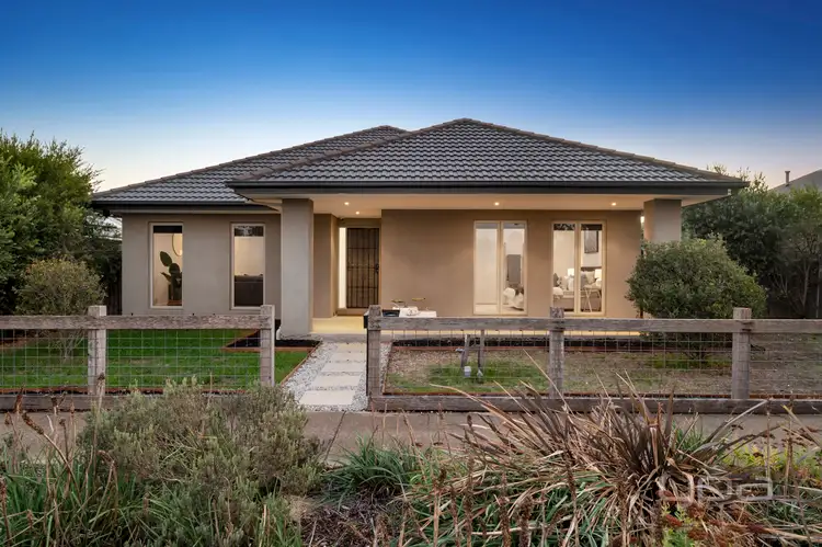 33 Bendigo Drive, Eynesbury VIC 3338