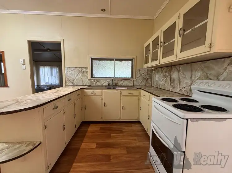 6 Auer Street, Kepnock QLD 4670