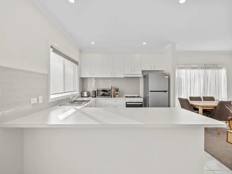 Second view of Homely unit listing, 2/7 Russell Avenue, Wangaratta VIC 3677