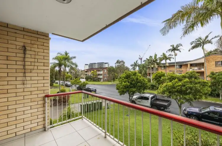 4/4 Allara Avenue, Palm Beach QLD 4221