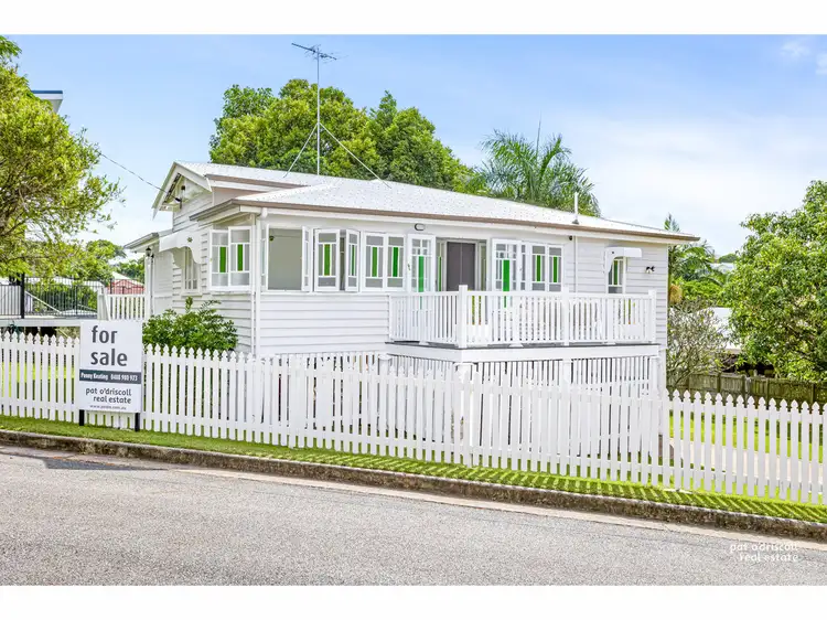 8 Dobbs Street, The Range QLD 4700