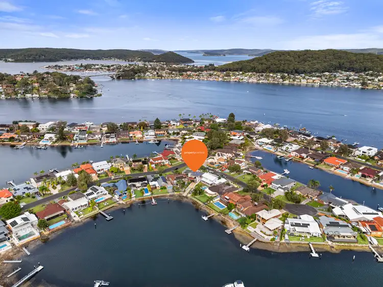 1 Heron Place, St Huberts Island NSW 2257