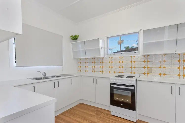 8 Sunshine Parade, Miami QLD 4220