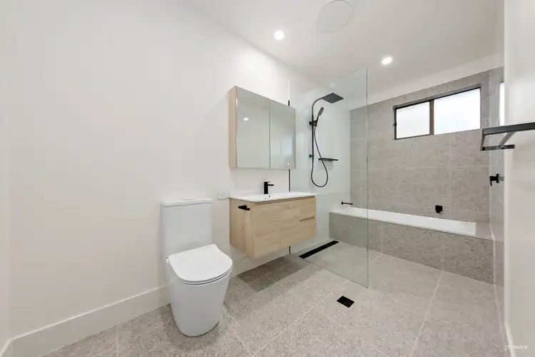 17 Ruswell Avenue, Warners Bay NSW 2282