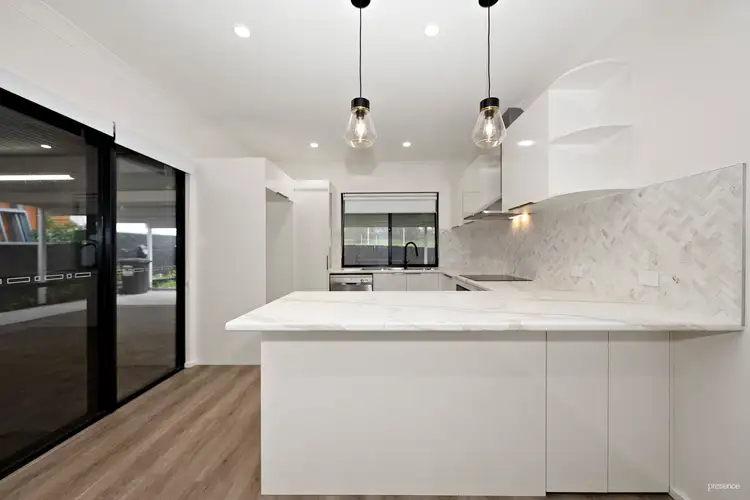 17 Ruswell Avenue, Warners Bay NSW 2282