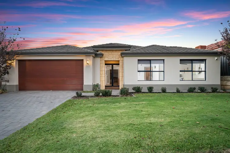 6 Hollins Bend, Madeley WA 6065