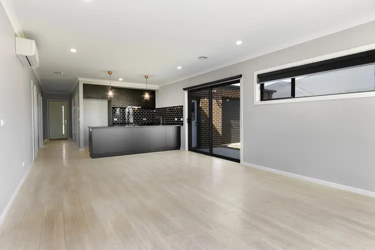Fifth view of Homely house listing, 8 Wynd Street, Sale VIC 3850
