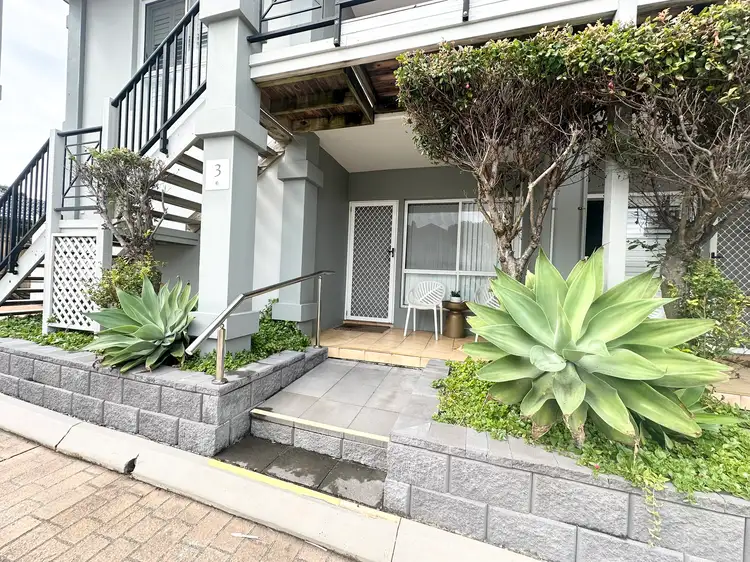 3/32 Lewis Street, Old Bar NSW 2430