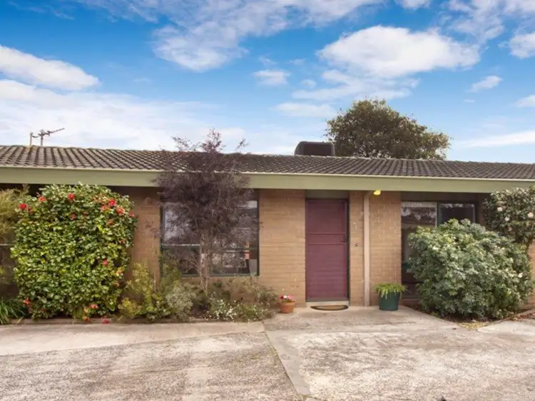 2/11 Coonara Avenue, Mount Eliza VIC 3930