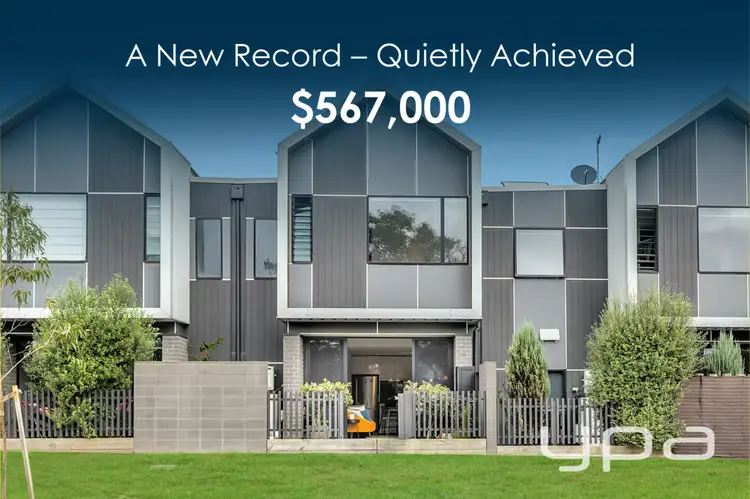 16 Windward Lane, Cranbourne West VIC 3977