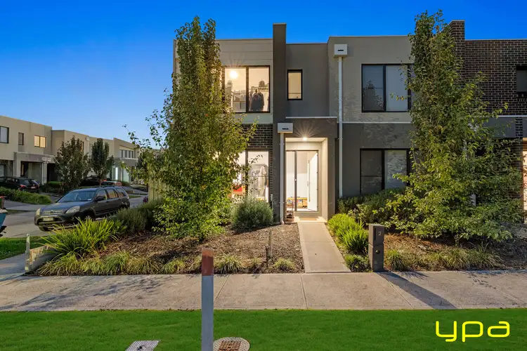 2 McComb Lane, Cranbourne VIC 3977