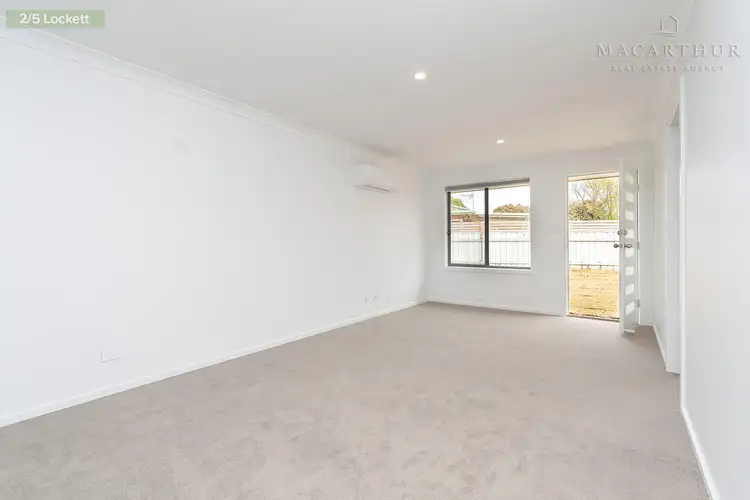 2/5 Lockett Place, Tolland NSW 2650