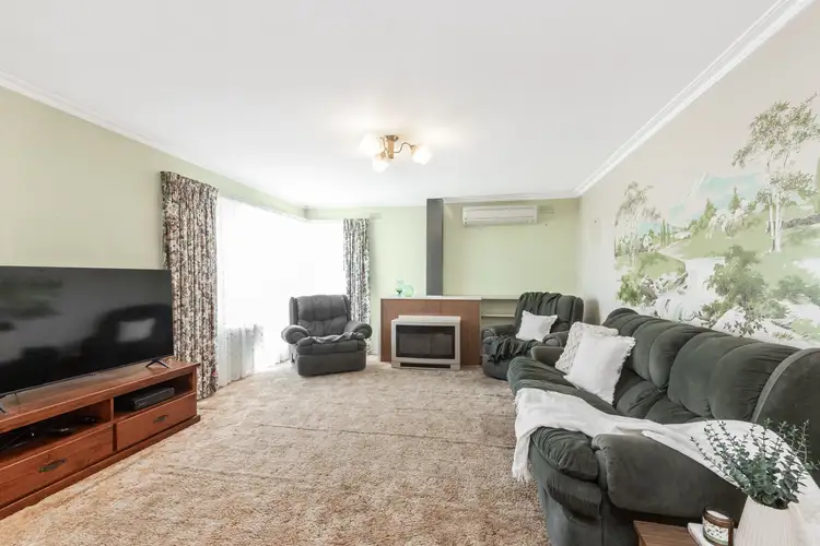 Fifth view of Homely house listing, 4 Floral Place, Warrnambool VIC 3280