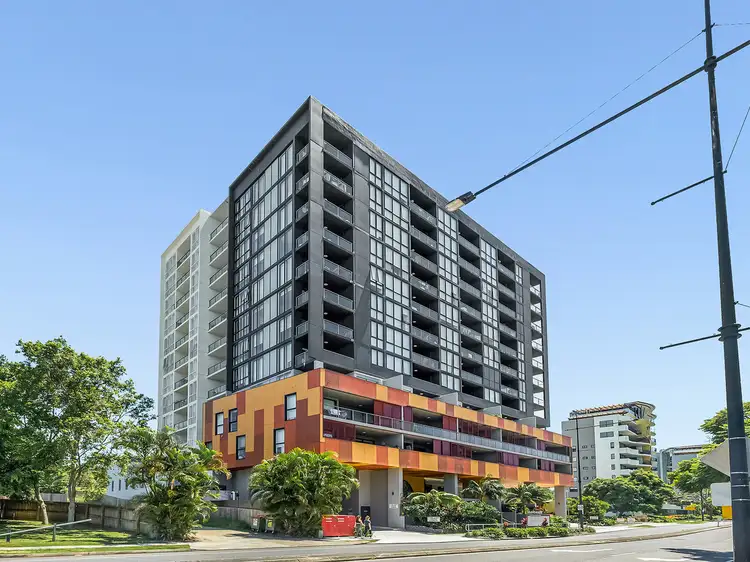 6 Land Street