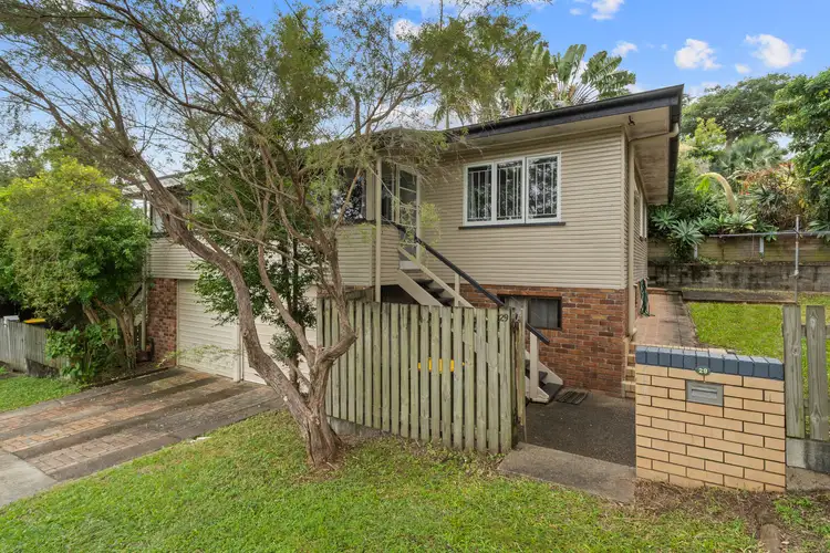 29 Broomfield Street, Taringa QLD 4068