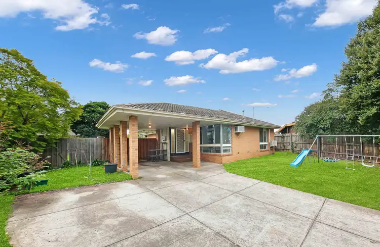 6 Glamis Place, Melton West VIC 3337