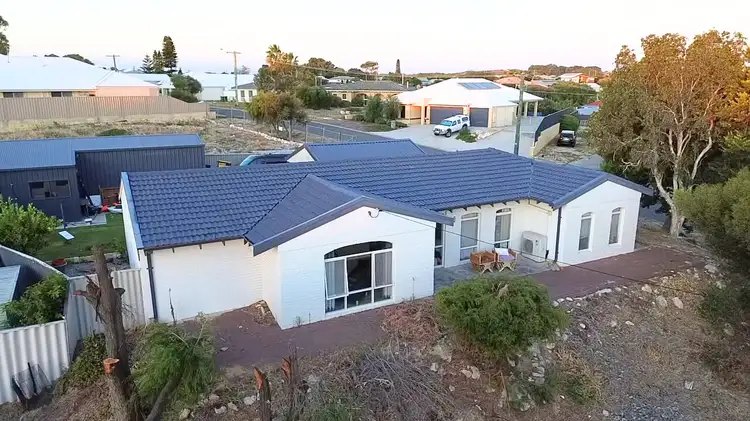 105 Whitfield Drive, Two Rocks WA 6037