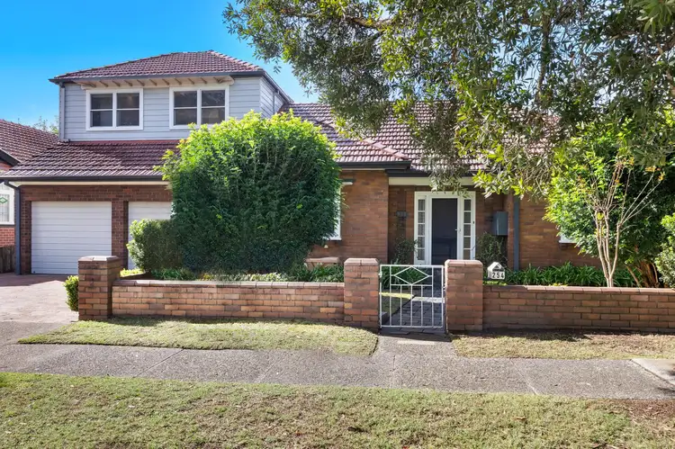 254 Parkway Avenue, Hamilton East NSW 2303