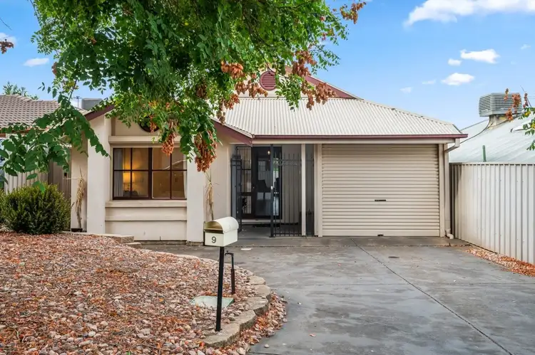 9 Amisfield Crescent