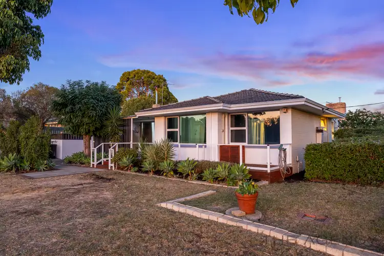 1 Sefton Avenue, Viveash WA 6056