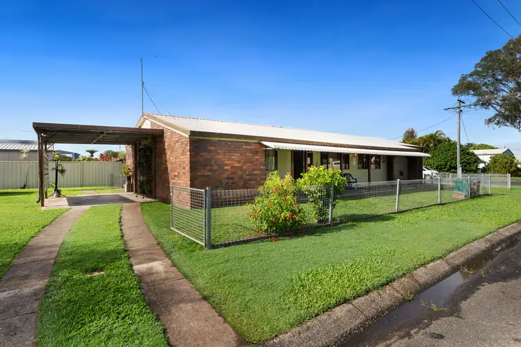 Second view of Homely house listing, 7 Limpus Street, Urangan QLD 4655