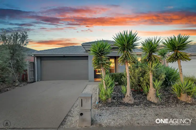 14 Grandiflora Grove, Point Cook VIC 3030