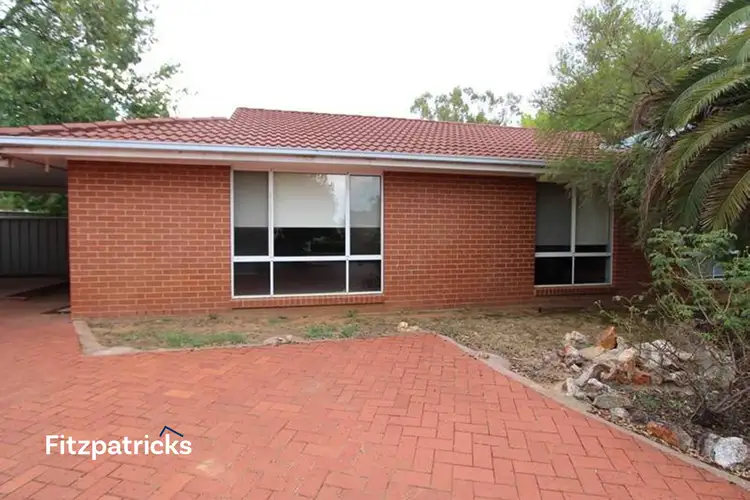 2/4 Canola Place, Estella NSW 2650