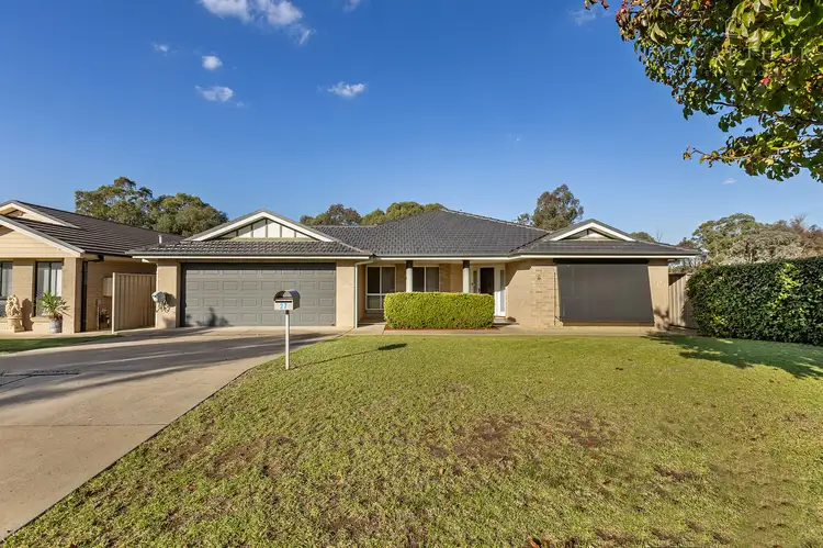 27 Barrima Drive, Glenfield Park NSW 2650