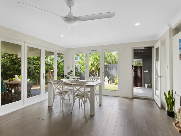 2/9 Crisp Court, Miami QLD 4220