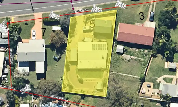 Second view of Homely house listing, 5 Carinya Drive, Clinton QLD 4680