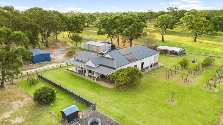 729 Carrs Creek Road, Longford VIC 3851