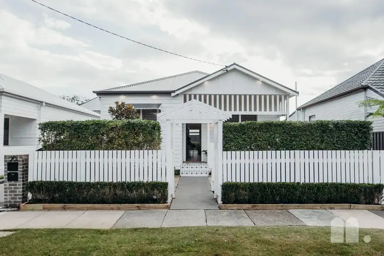 22 Kitchener Parade, Mayfield East NSW 2304