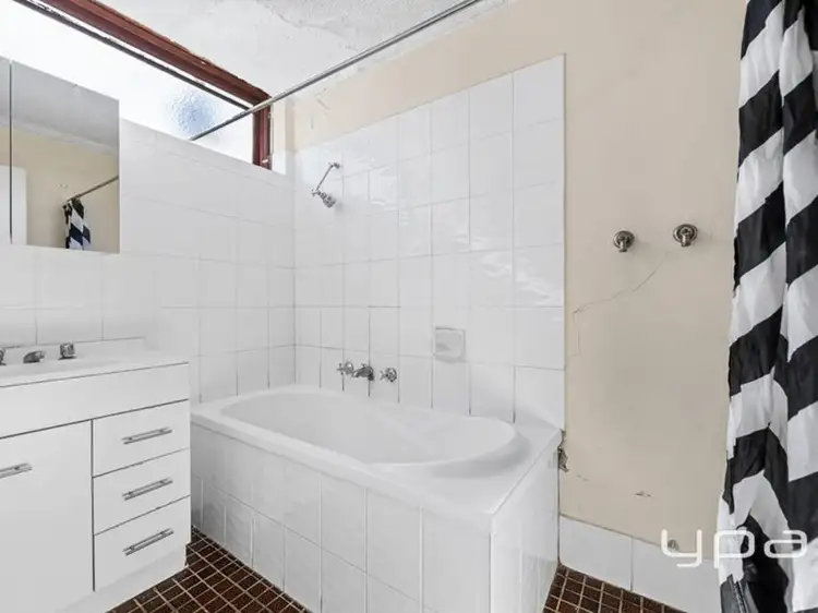 Fifth view of Homely unit listing, 1/10 Percy Street, St Albans VIC 3021