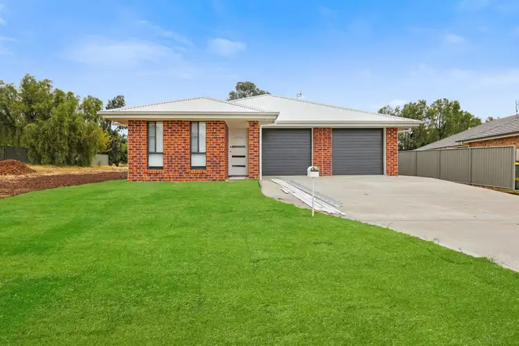 Main view of Homely unit listing, 2/10 Parkview Drive, Gunnedah NSW 2380