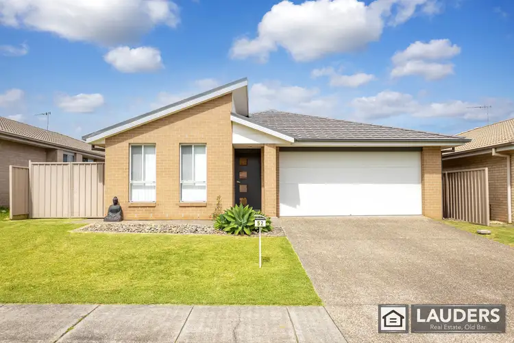 52 Albatross Way, Old Bar NSW 2430