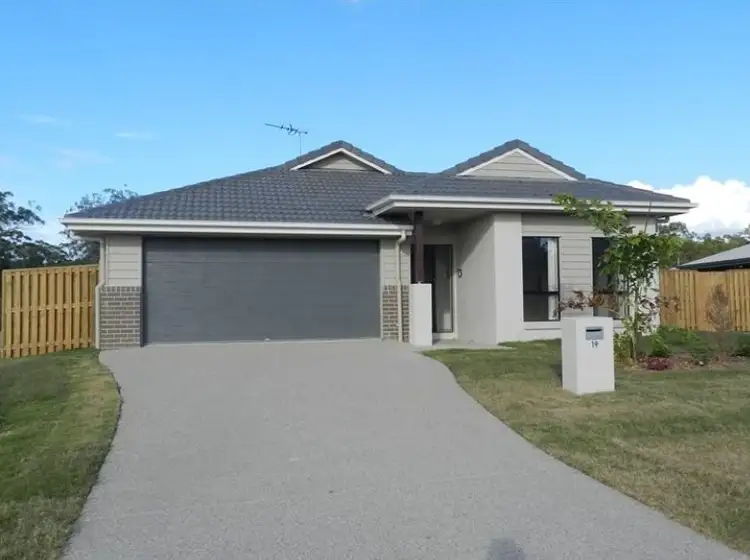 19 Winpara Drive, Kirkwood QLD 4680
