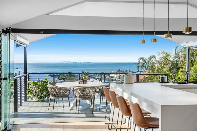 8 Oceana Terrace, Manly QLD 4179