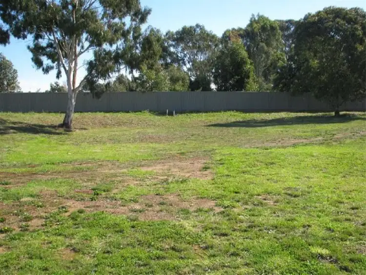9 School Court, Hamilton VIC 3300