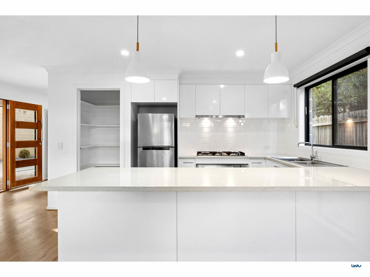 8A Eton Road, Torquay VIC 3228