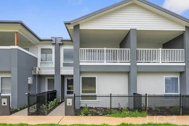4 Calderwood Walk, Strathtulloh VIC 3338