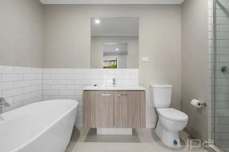 Fifth view of Homely house listing, 4 Calderwood Walk, Strathtulloh VIC 3338