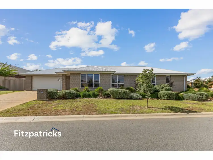 33 Sturrock Drive, Boorooma NSW 2650