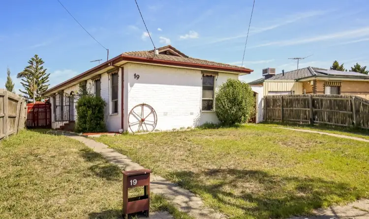19 Karnak Crescent, Coolaroo VIC 3048