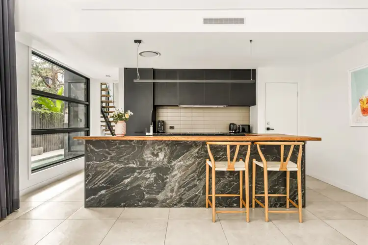 21 Oxley Lane, New Farm QLD 4005